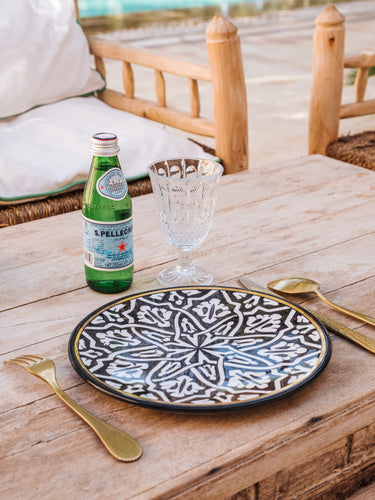 Large Plate - Fassia Black